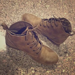 American Eagle Sandi Shoes